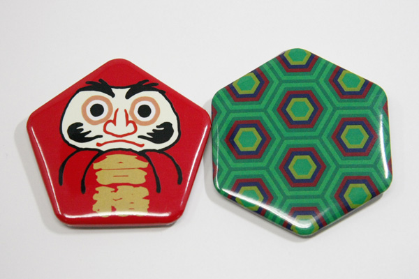 五角形と六角形の缶バッジ