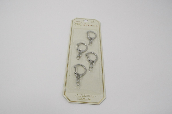 ダイソーのキーホルダーの金具写真